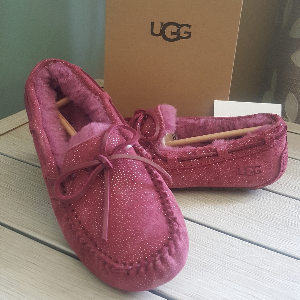UGG slippers size 5